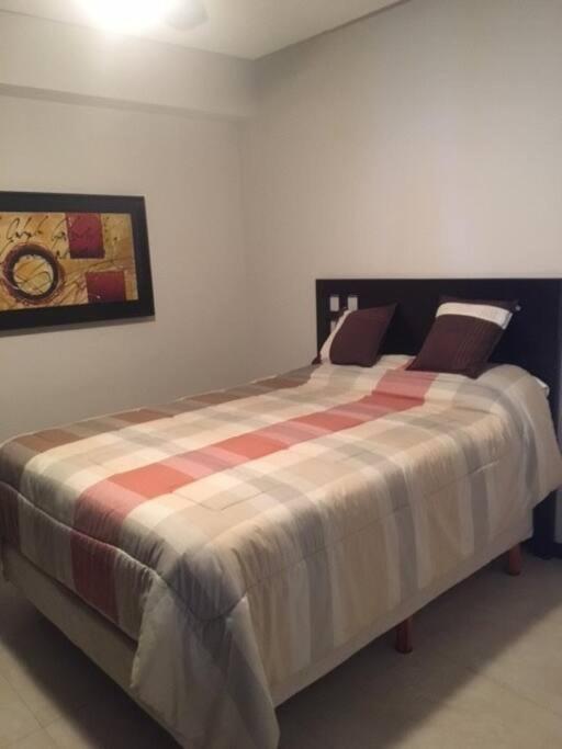 Beautiful 3 Bedroom, Fully Furnished, On The Beach Mazatlán Exteriör bild